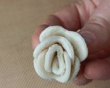 Une image de l'étape 5 de 🌹Rose de pain de mie (St Valentin).