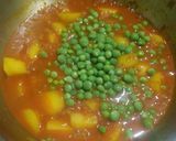 A picture of step 5 of Aloo matar with Chapati.