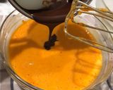Foto del passaggio 4 della ricetta Ciambella autunnale cachi-ciock 🍑🍫