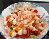 Foto del paso 3 de la receta: Ensalada con huevo y langostinos