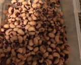 A picture of step 1 of Black eyed pea salad.