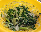 Foto del paso 1 de la receta: Acelgas salteadas con salsa tartufata