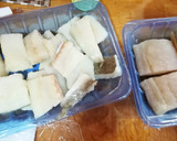 Foto del paso 1 de la receta: Bocaditos de bacalao en tempura con miel