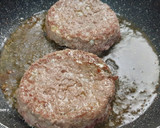 Foto del paso 5 de la receta: Hamburguesa al Cabrales y judías verdes rehogadas con pimentón
