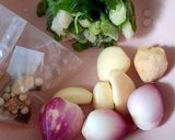 Foto langkah ke 1 dari resep Sop/Sup sayur dan telur puyuh penghangat badan.