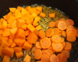 Foto del paso 4 de la receta: Estofado de solomillo de cerdo con patatas y calabaza
