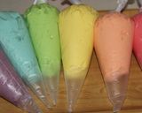 Foto langkah ke 4 dari resep Lidah Kucing Rainbow.