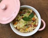 Hình bước làm 4 của món Cơm chiên dương châu trứng muối