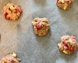 Une image de l'étape 4 de Cookies moelleux BB, fraises fraîches et chocolat blanc.