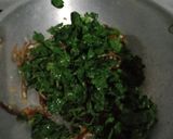 Foto langkah ke 4 dari resep Daun singkong masak santan.