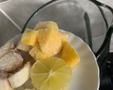 Une image de l'étape 1 de Smoothie mangue 🥭 banane 🍌 citron 🍋.