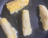 A picture of step 4 of Bread chicken roll.