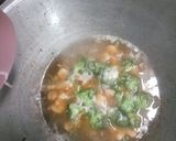 Foto langkah ke 3 dari resep Cah Brokoli Udang.
