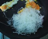 Foto langkah ke 3 dari resep Bihun goreng daging cabe ijo.