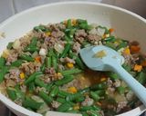 Foto langkah ke 3 dari resep Buncis Tumis Sliced Beef.
