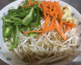 簡易家常菜-豆芽菜蒜炒青椒的食譜步驟1照片