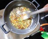 A picture of step 2 of Manchow soup.