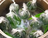Foto langkah ke 4 dari resep Lontong plastik daun pisang.