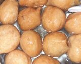 A picture of step 7 of Dahi Bhalla.