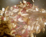Foto del paso 3 de la receta: Salteado de setas con miel y jamón