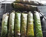 Gambar langkah 4 resipi Pulut sambal panggang.
