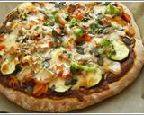 Zöldséges szalámis pizza recept fázis 7 fotója