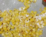 Foto langkah ke 2 dari resep Tumis Bayam & Jagung Creamy.