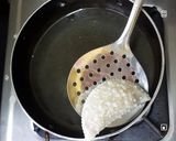 नागपंचमी स्पेशल खुसखुशीत गुळाची करंजी (gulachi karanji recipe in marathi) रेसिपी स्टेप 5 फोटो 