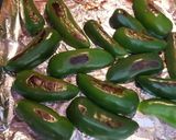 Foto del paso 3 de la receta: Salsa de jitomates semimaduros, asados