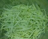 Hình bước làm 1 của món Gỏi mực khô bóp xoài
