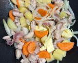 Foto langkah ke 2 dari resep Creamy Chicken Stew.