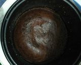 Foto langkah ke 5 dari resep Bolu sarang semut (karamel) magicom.