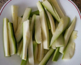 Foto del paso 2 de la receta: Bastones de calabacín, en rebozado de yogurt