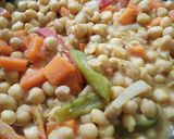 Foto del paso 3 de la receta: Guiso veagano de garbanzos con curry todo congelado