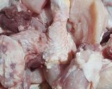 Foto del paso 6 de la receta: Pollo a la cerveza y remolacha, calabacín, perejil y huevo
