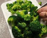 A picture of step 3 of You’ll Want to Eat Broccoli Every Morning! 🥦🍳.