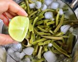 Hình bước làm 2 của món Gỏi Rau Tiến Vua Chả Lụa