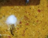 रेस्टॉरंट स्टाईल तडकेवाली दाल खिचडी (tadkewala dal khichdi recipe in marathi) रेसिपी स्टेप 6 फोटो 