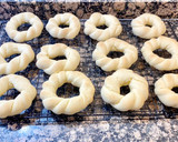 Foto del paso 11 de la receta: Rosquillas de leche en polvo