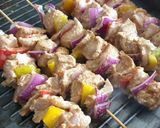 A picture of step 6 of Juicy chicken skewers/mshikakis.