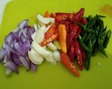 Foto langkah ke 2 dari resep Oseng Kikil Pedas Manis.