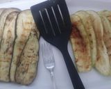Foto del paso 1 de la receta: Rollitos de Berenjena con zucchinis, tomates y queso, al micro