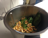 Foto del paso 2 de la receta: Salsa pesto
