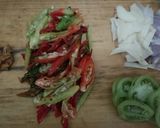 Foto langkah ke 2 dari resep Tumis cumi dan sayur.