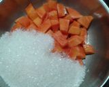 A picture of step 2 of Sweet Papaya Jam.