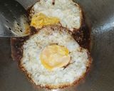Foto langkah ke 4 dari resep Telur Ceplok Tumis Kecap.