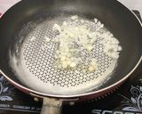 Hình bước làm 2 của món Canh rau má nấu nghêu