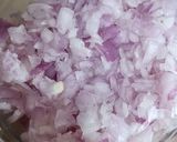 A picture of step 1 of Bhendichi Bhaji (Maharashtrian Style Bhindi/ Okra).