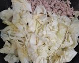 รูปขั้นตอนการทำที่ 2 ของ ผัดวุ้นเส้นผักกาดขาวหมูสับ