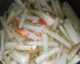 Foto langkah ke 2 dari resep Salad Timun Wortel.